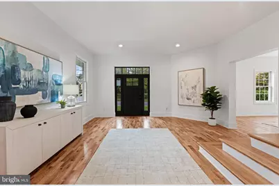 118 W Beechtree Lane, Wayne, PA 19087 - Photo 2