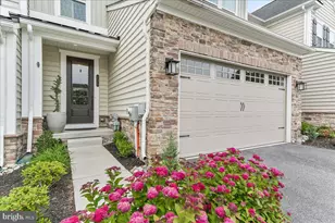 235 W Ponds Edge Dr, Media, PA 19063 - Photo 2