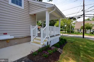 400 W Wayne Ave, Wayne, PA 19087 - Photo 2