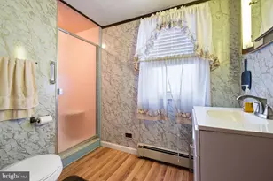 129 W Laughead Ave, Marcus Hook, PA 19061 - Photo 12