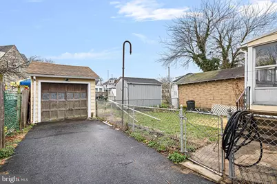 129 W Laughead Avenue, Marcus Hook, PA 19061 - Photo 4