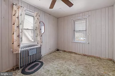 129 W Laughead Avenue, Marcus Hook, PA 19061 - Photo 8