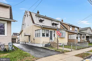 129 W Laughead Ave, Marcus Hook, PA 19061 - Photo 2