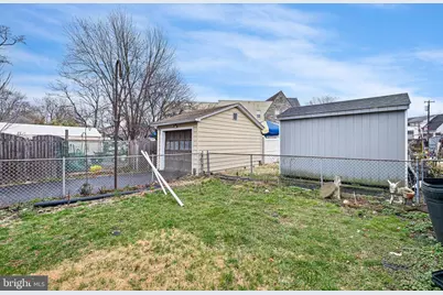 129 W Laughead Avenue, Marcus Hook, PA 19061 - Photo 6