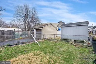 129 W Laughead Ave, Marcus Hook, PA 19061 - Photo 6