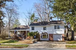 830 Lewis Ln, Bryn Mawr, PA 19010 - Photo 2