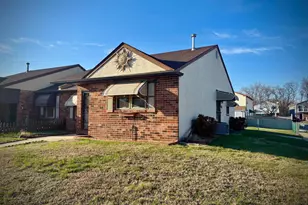 401 Marsden Ave, Essington, PA 19029 - Photo 2