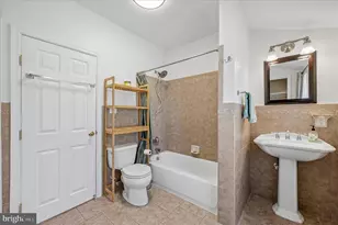 206 Oxford Hill Ln, Havertown, PA 19083 - Photo 16