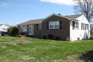 1025 Scott Ave, Upper Chichester, PA 19061 - Photo 2