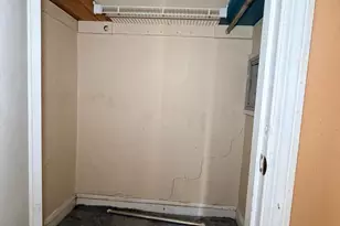 327 W 21st St, Chester, PA 19013 - Photo 14