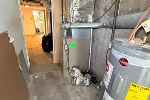 327 W 21st St, Chester, PA 19013 - Photo 32