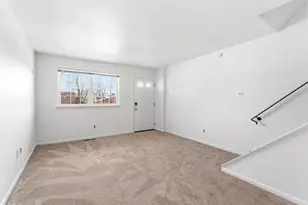 1334 Rolling Glen Dr, Upper Chichester, PA 19061 - Photo 4