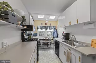 330 Burmont Rd, Drexel Hill, PA 19026 - Photo 12