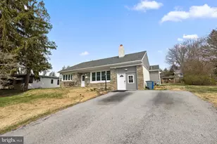 711 Hedgerow Dr, Broomall, PA 19008 - Photo 1