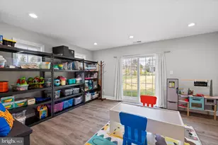 711 Hedgerow Dr, Broomall, PA 19008 - Photo 10