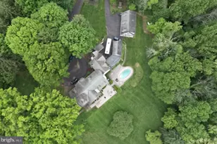 846 Maplewood Rd, Wayne, PA 19087 - Photo 2