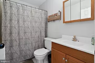 5200 Hilltop Dr, Brookhaven, PA 19015 - Photo 20