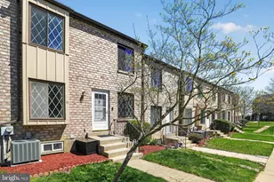 5200 Hilltop Dr, Brookhaven, PA 19015 - Photo 4