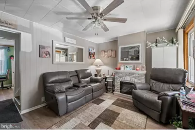 18 W 3rd Street, Marcus Hook, PA 19061 - Photo 2