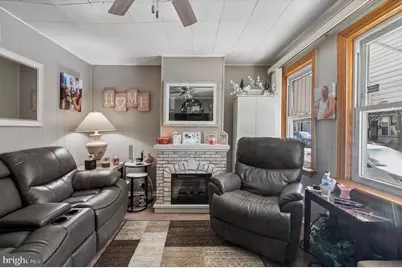 18 W 3rd Street, Marcus Hook, PA 19061 - Photo 4