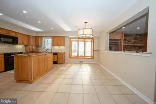 112 Cove Ln, Media, PA 19063 - Photo 16