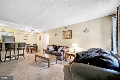 5200 Hilltop Drive #V6, Brookhaven, PA 19015 - Photo 4