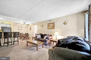 5200 Hilltop Dr, Brookhaven, PA 19015 - Photo 4