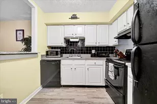 5200 Hilltop Dr, Brookhaven, PA 19015 - Photo 8