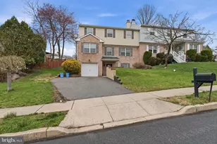 4050 Yorktown Dr, Upper Chichester, PA 19061 - Photo 2