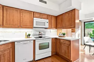 8 Summit Dr, Bryn Mawr, PA 19010 - Photo 10