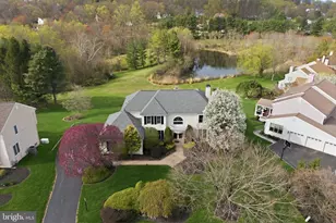 3 Honeysuckle Ln, Broomall, PA 19008 - Photo 6