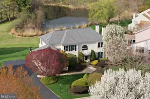 3 Honeysuckle Ln, Broomall, PA 19008 - Photo 4