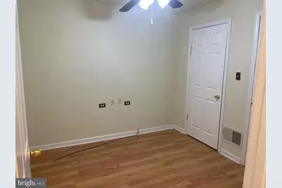 525 Highland Avenue, Chester, PA 19013 - Photo 16