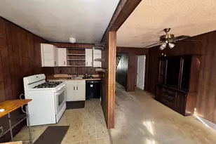 519 S 4th St, Darby, PA 19023 - Photo 6
