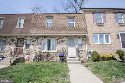 617 Saint Anthony Lane, Upper Darby, PA 19082 - Photo 2