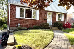 154 Wyndmoor Rd, Havertown, PA 19083 - Photo 2