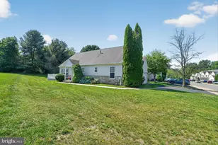 4201 Chatham Cir, Upper Chichester, PA 19014 - Photo 32