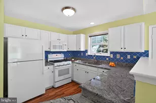 4201 Chatham Cir, Upper Chichester, PA 19014 - Photo 14