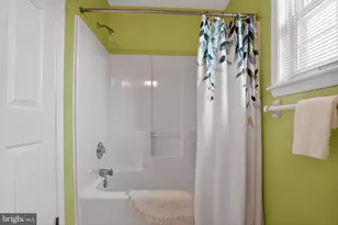 4201 Chatham Cir, Upper Chichester, PA 19014 - Photo 28