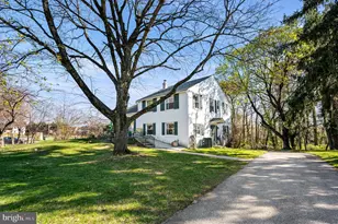 105 Westminster Dr, Wallingford, PA 19086 - Photo 2