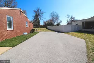 139 W Sylvan Dr, Broomall, PA 19008 - Photo 6