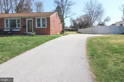 139 W Sylvan Drive, Broomall, PA 19008 - Photo 4