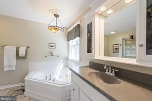 19 Patriot Ct, Upper Chichester, PA 19061 - Photo 12