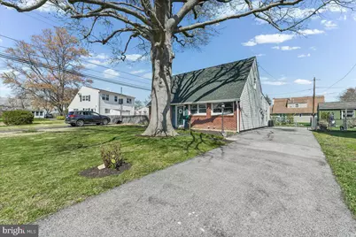 722 Brighton Terrace, Secane, PA 19018 - Photo 2