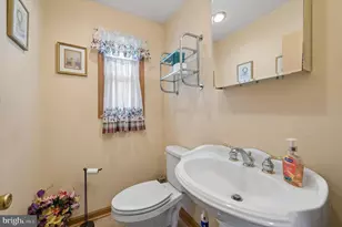 716 Brooke Cir, Morton, PA 19070 - Photo 12