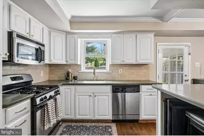 2920 Larkspur Lane, Secane, PA 19018 - Photo 6