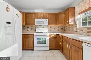 239 Springvalley Way, Aston, PA 19014 - Photo 10