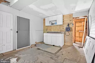 1141 Thomas St, Chester, PA 19013 - Photo 12