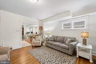 33 S Harwood Ave, Upper Darby, PA 19082 - Photo 6