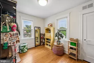 33 S Harwood Ave, Upper Darby, PA 19082 - Photo 22